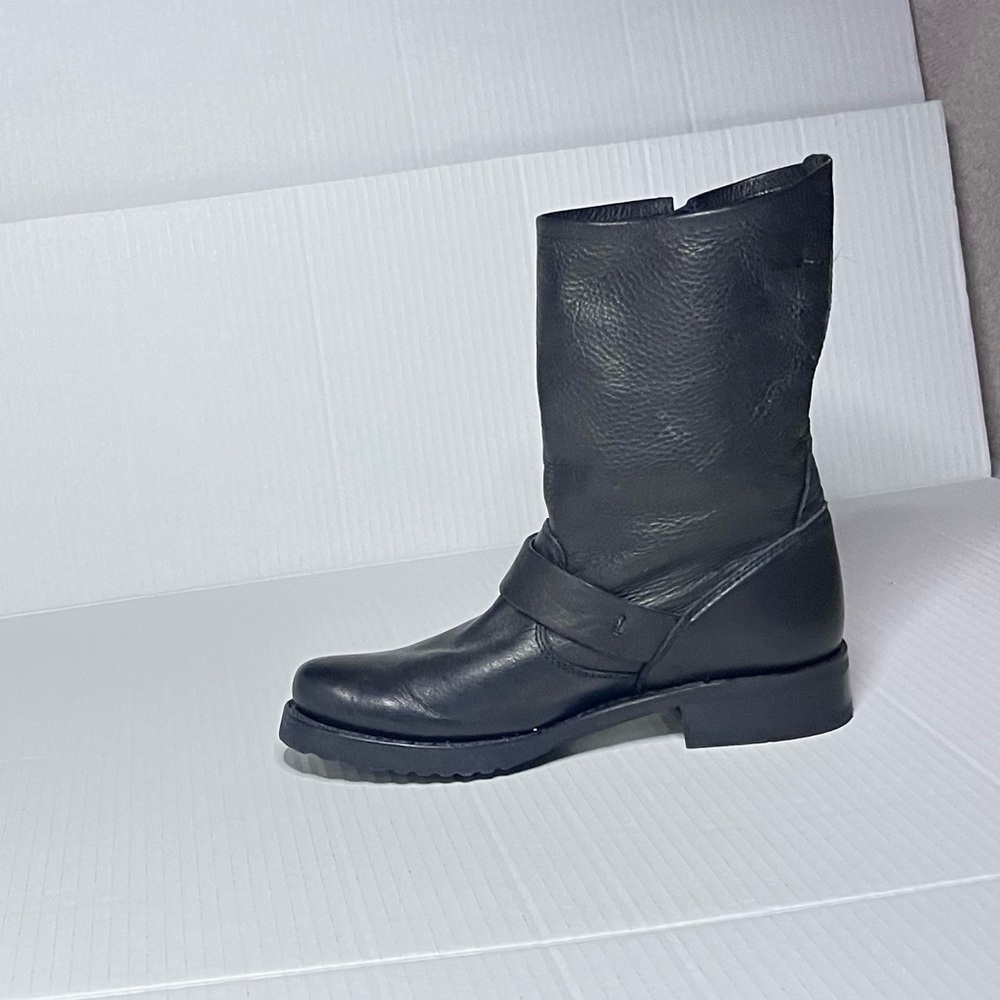 Frye Veronica Short Boots - Picture 6 of 16